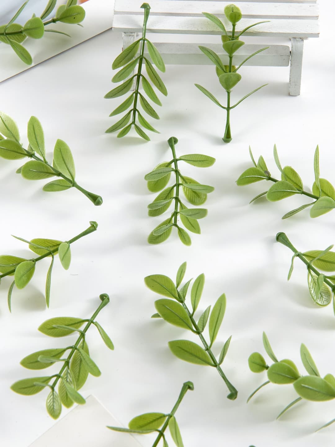 20pcs Artificial Green Plant Leaves Valentine'S Day Gift DIY Cake Decoration, Candy Box, Birthday Party Decoration, Wedding Flower Basket, Bride Holding Flowers, Home Decoration, Dining Room, Bedroom, Windowsill Decoration, Vase Ornaments, Valentine'S Day, New Year Decoration, Outdoor Garden, Start Of School Season