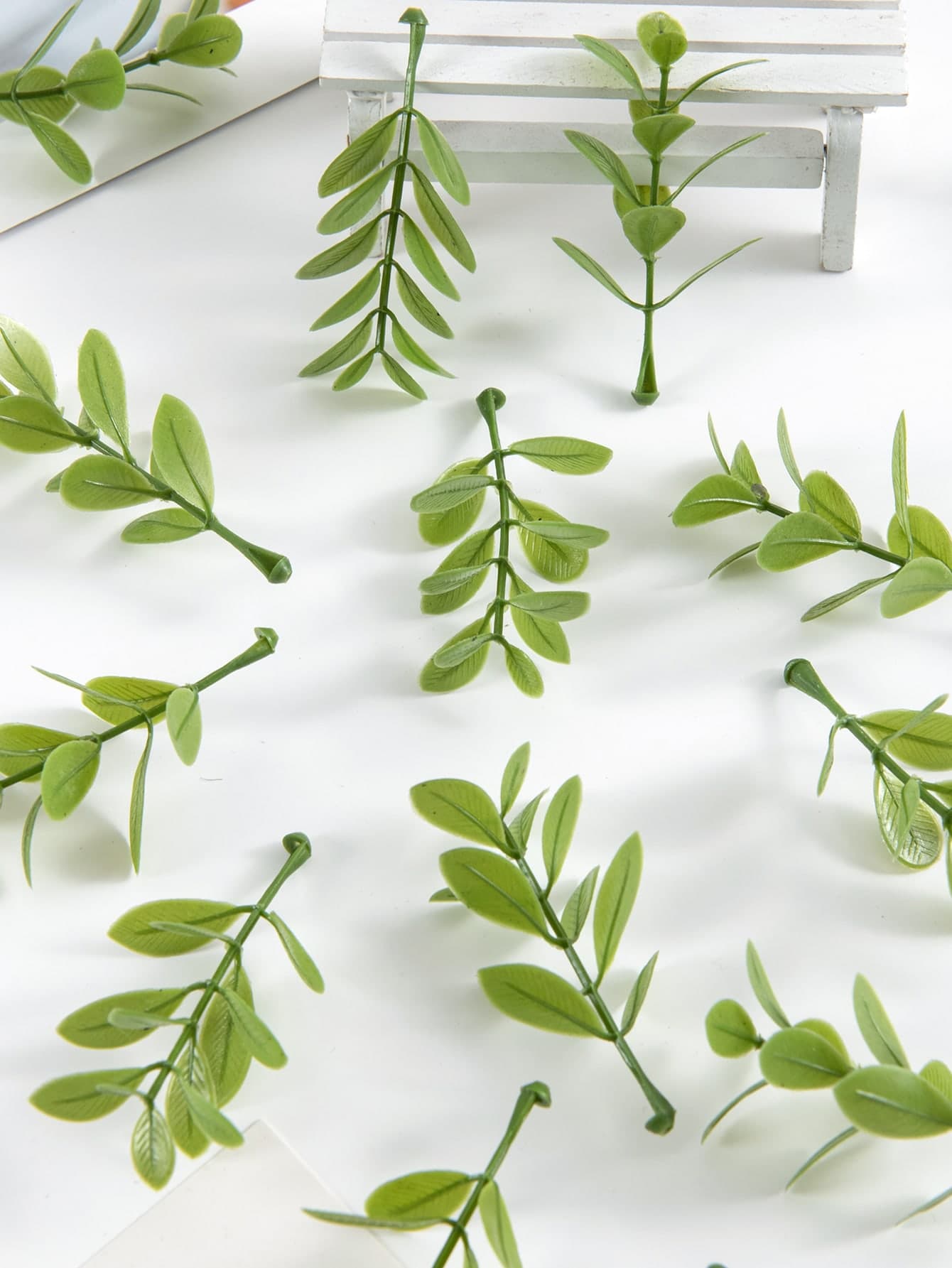 20pcs Artificial Green Plant Leaves Valentine'S Day Gift DIY Cake Decoration, Candy Box, Birthday Party Decoration, Wedding Flower Basket, Bride Holding Flowers, Home Decoration, Dining Room, Bedroom, Windowsill Decoration, Vase Ornaments, Valentine'S Day, New Year Decoration, Outdoor Garden, Start Of School Season