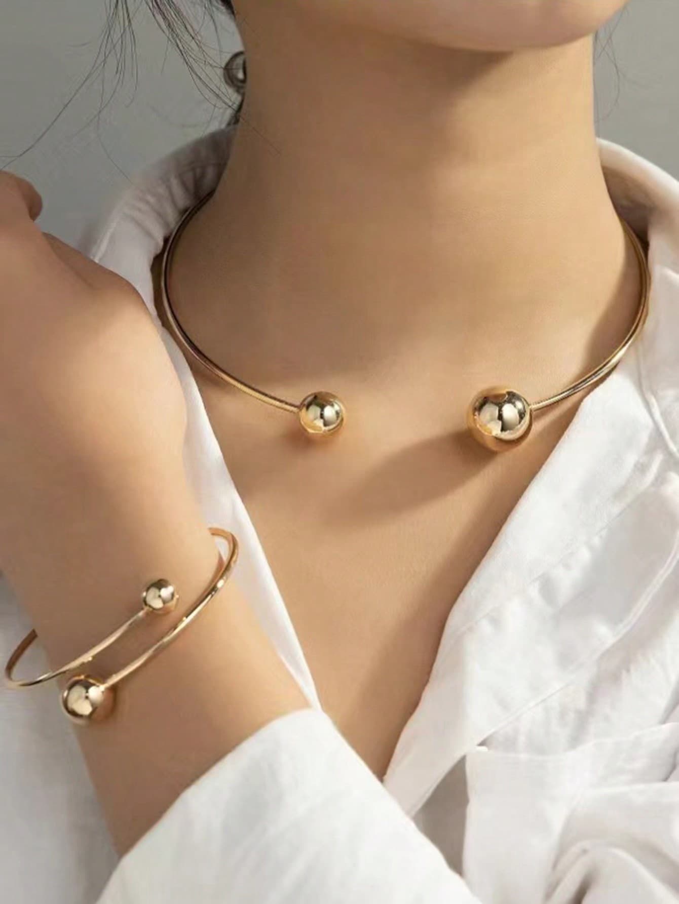 1set Simple And Fashionable Gold-Colored Open Cuff & Choker Set For Women, Adjustable And Elegant, Perfect As A Gift For Her