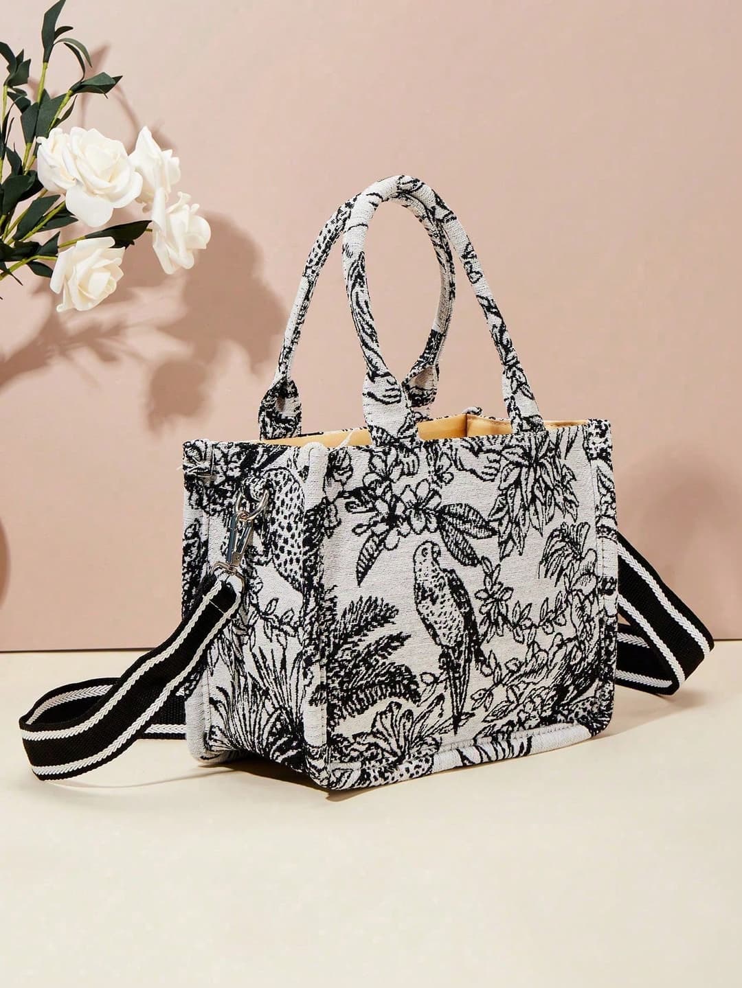 New Spring Jacquard Embroidery Large Capacity Tote Shoulder Bag (Random Pattern)