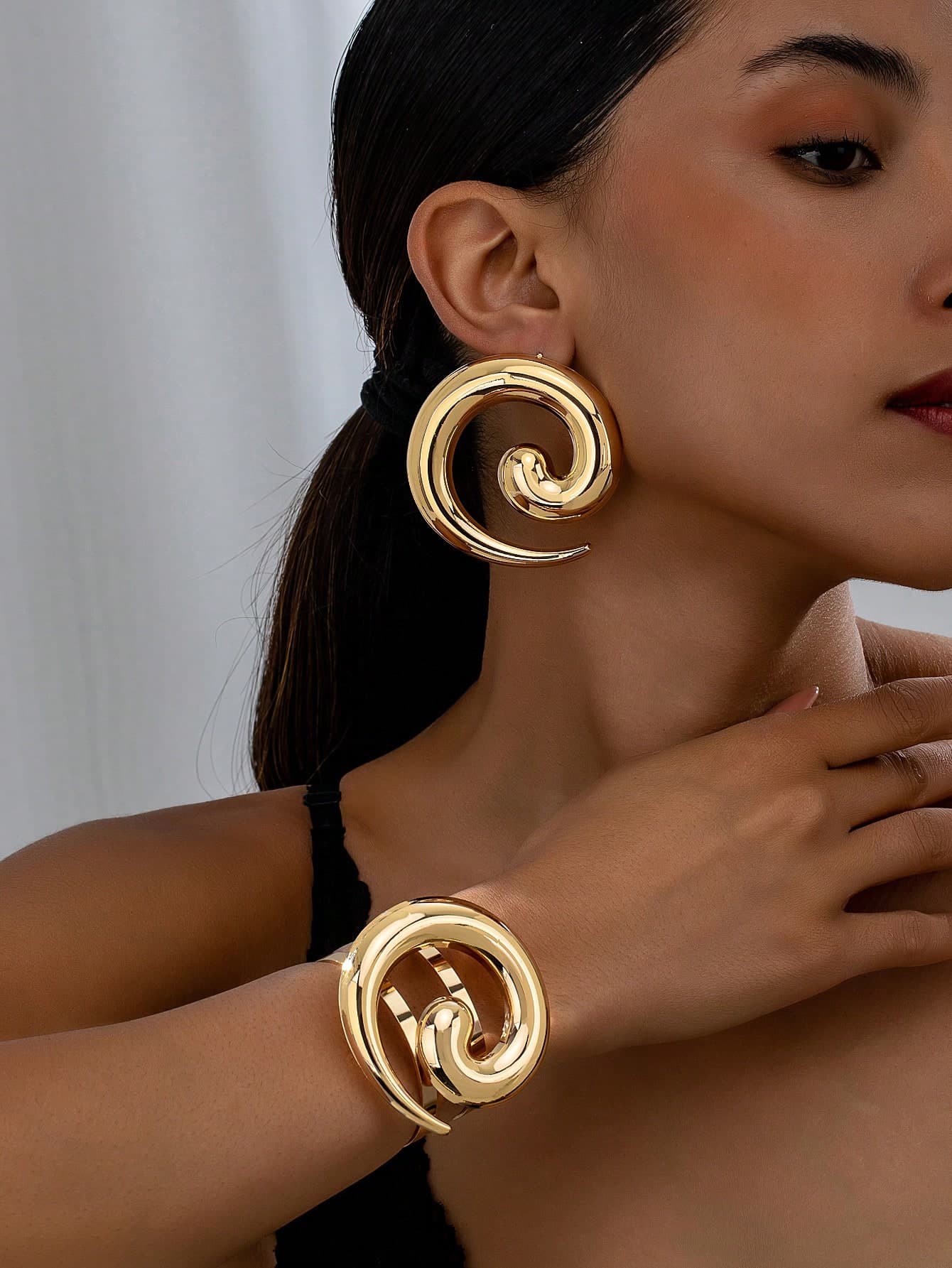 1pc Spiral Open Bangle Bracelet And 1pair Spiral Pendant Earrings Vintage Exaggerated Lady Set