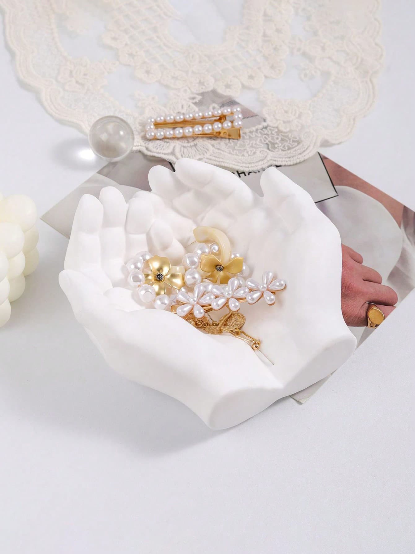 1pc Unique Hand-Shaped Jewelry Stand, Resin Material, Home Desk Decor Tray, Jewelry Storage Box
