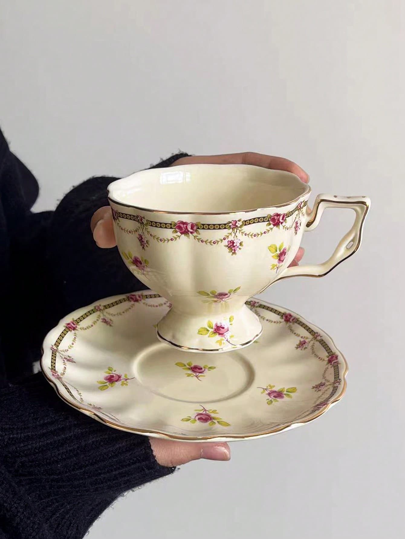 1 Set Vintage Palace-Style British Floral Coffee Cup & Saucer Set, High-End Ceramic Coffee Cup & Saucer, French Afternoon Tea Dessert Cup & Saucer, Exquisite Gift Cup