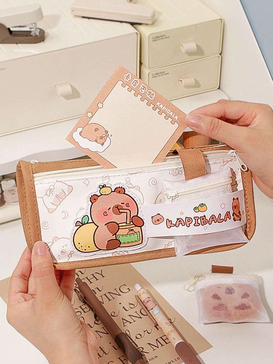 Kapibara New Large Capacity Cartoon Capybara Pencil Case, High Appearance Student Stationery Box, Durable