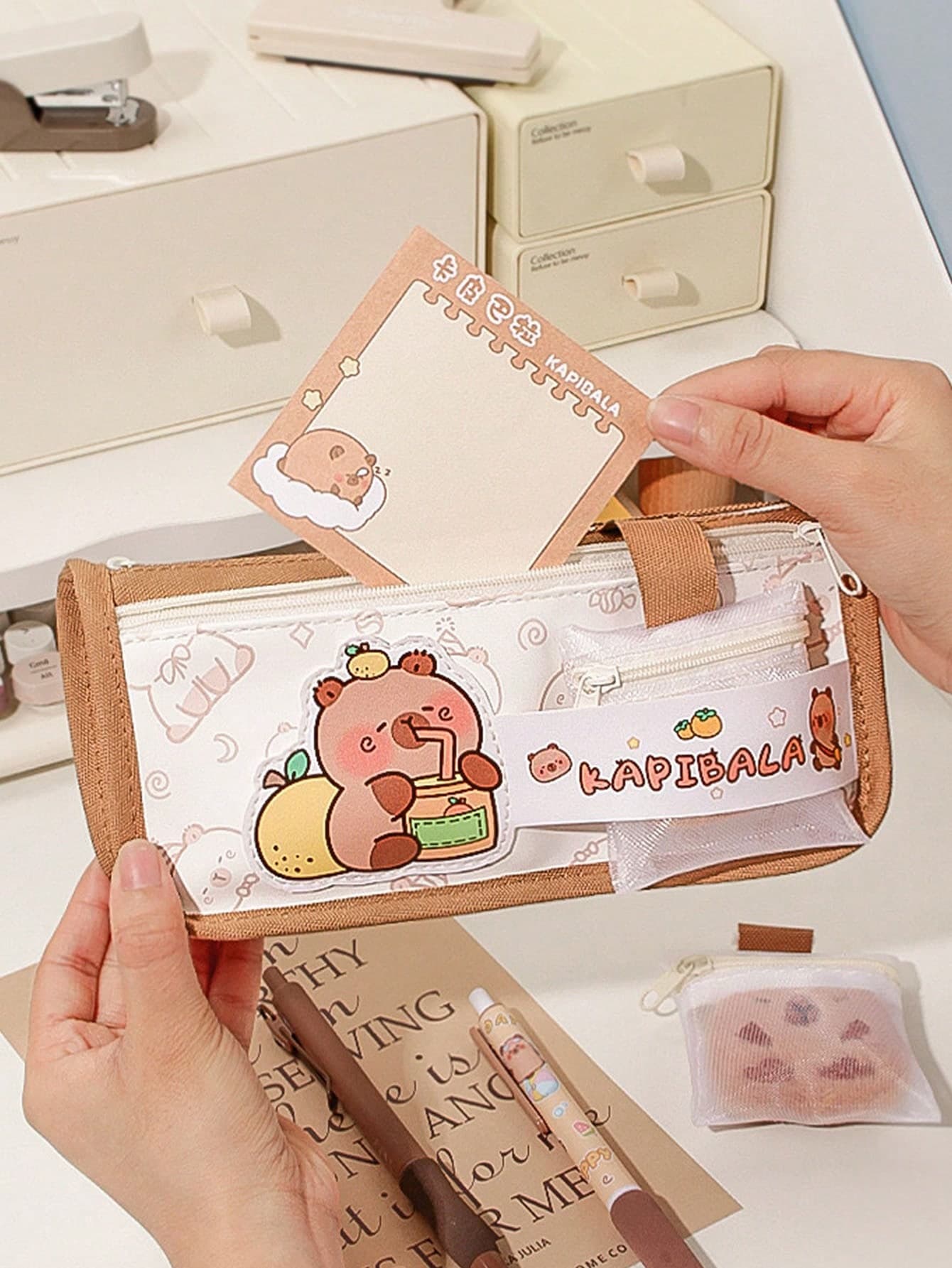 Kapibara New Large Capacity Cartoon Capybara Pencil Case, High Appearance Student Stationery Box, Durable