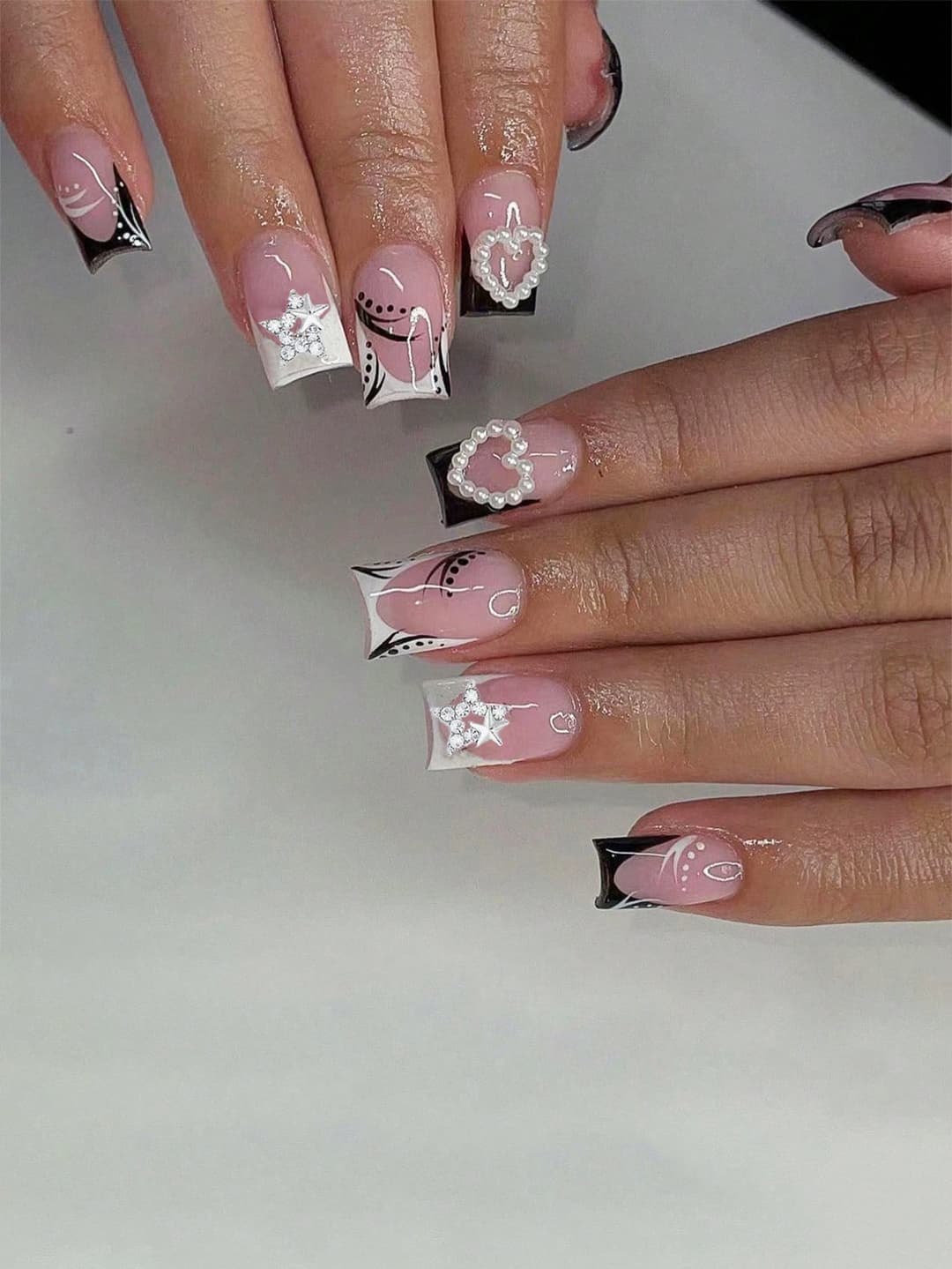 Instantly Upgrade Your Look With 24pcs Short Square Black White French Style Asymmetrical Stripe Graffiti Elegant Floral Solid Color Glitter 3D Star Bling Pearl Heart Rhinestone Decor Full Cover Fake Press On Nail Kit Suitable For Daily Will Give Your Look A Hot