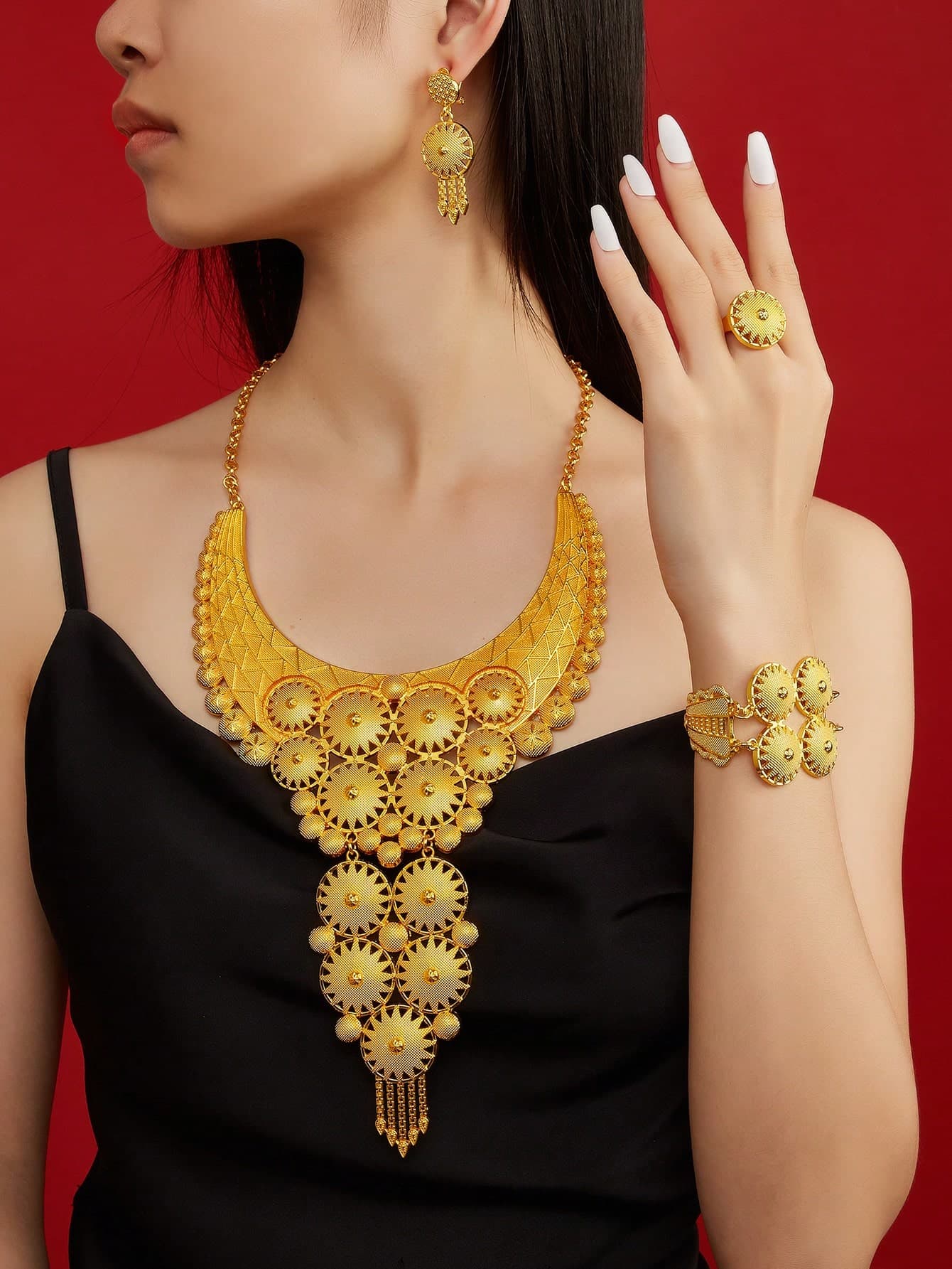 1 Set Style Elegant Gold-Tone Retro Metal Jewelry Accessories Including Necklace, Bracelet, Ring And Earrings, Suitable As Gift For Women On Casual, Party, Christmas And Other Occasions